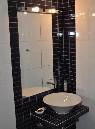 La Casa Pintada * Caces